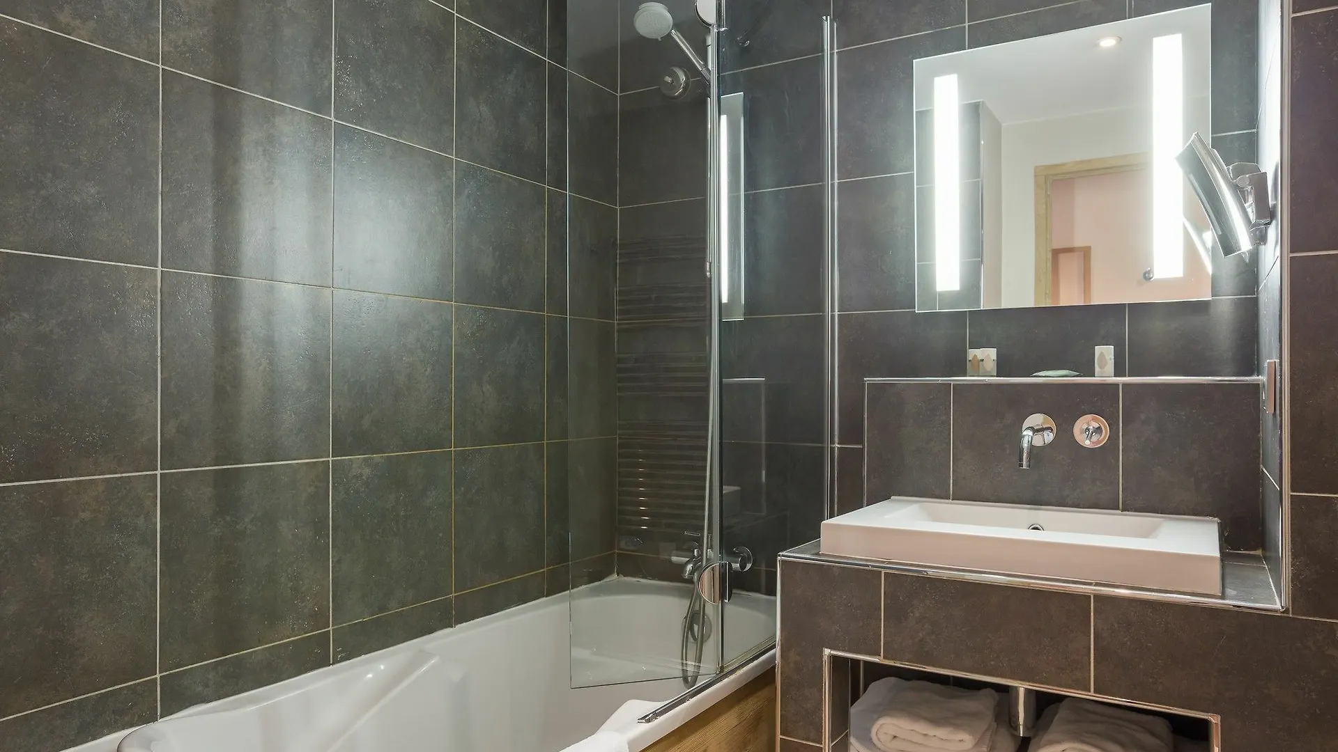 Residence Pierre & Vacances Premium Les Chalets Du Forum Courchevel Aparthotel
